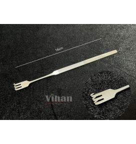 Móc phẫu thuật nhọn, 3 ngạnh.